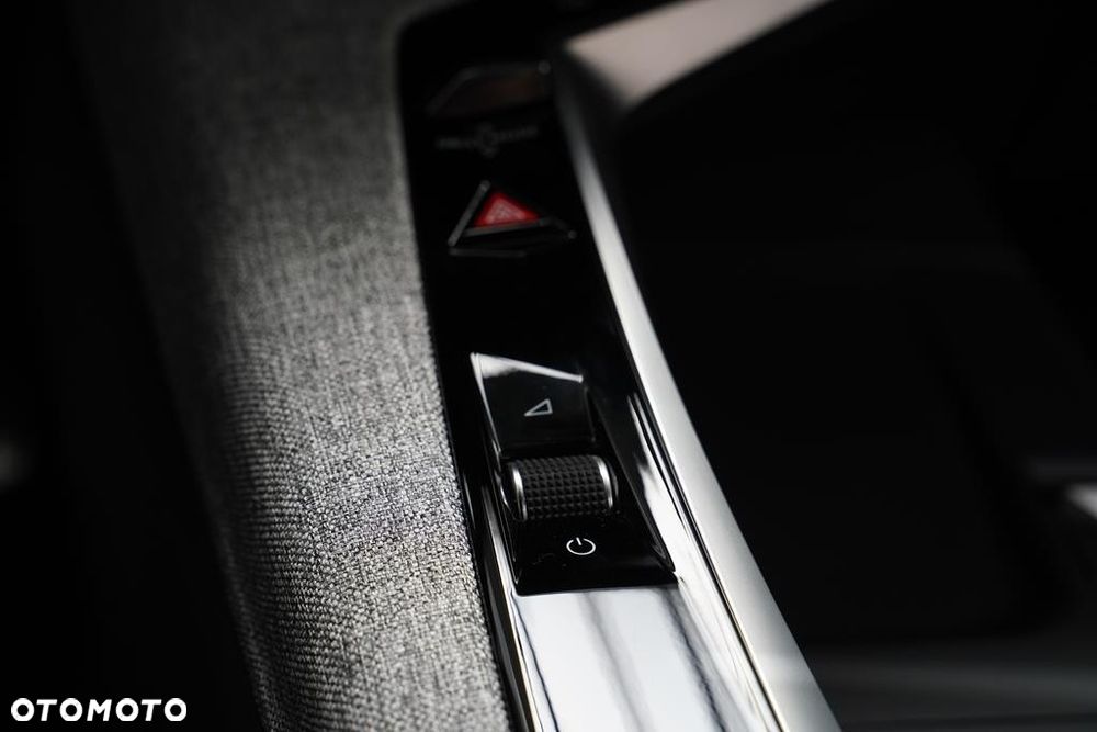 Peugeot 3008 1.2 PureTech mHEV GT Exclusive e-DCS6 - 25