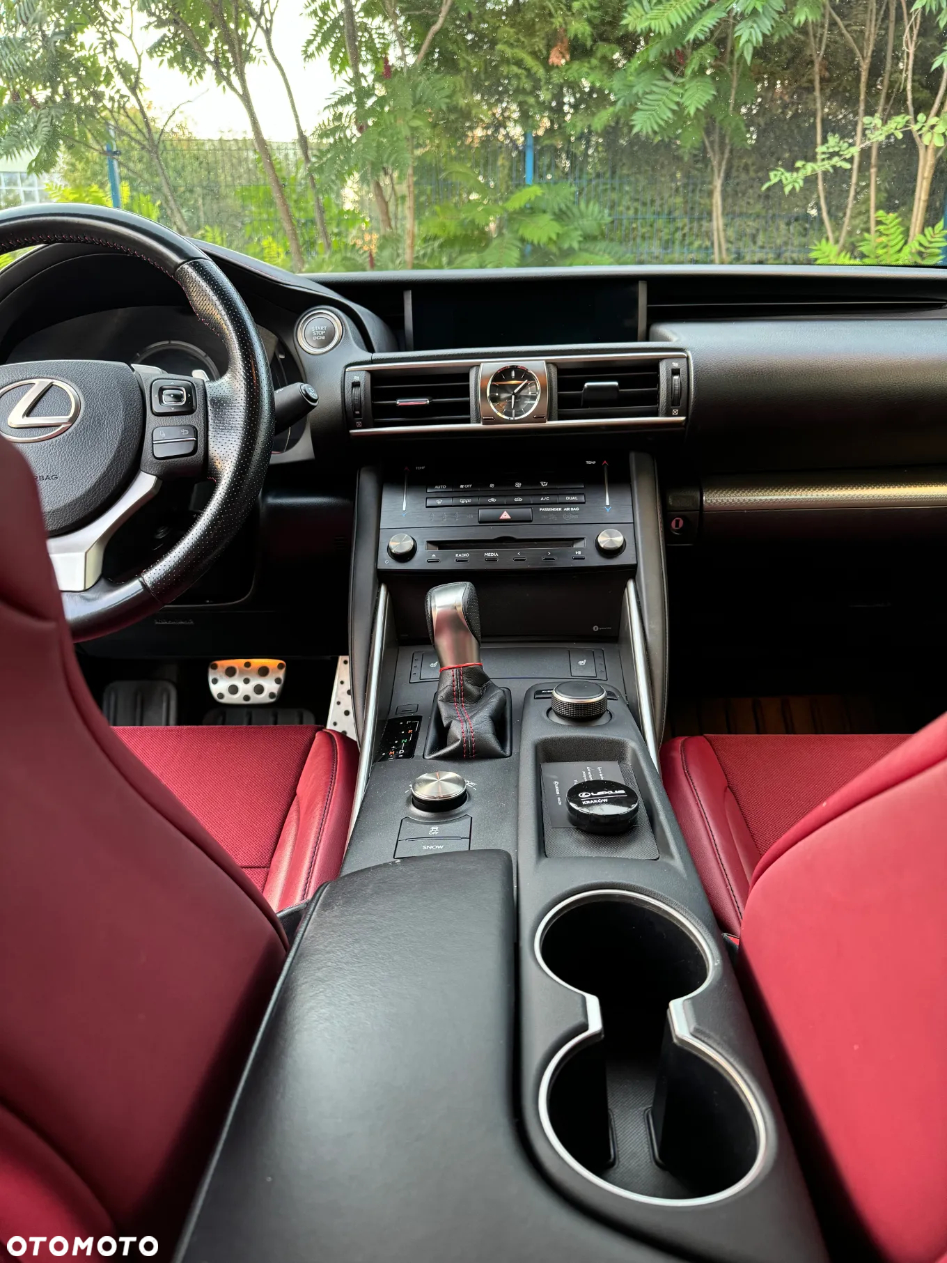 Lexus IS 200t / 300 F Sport - 10