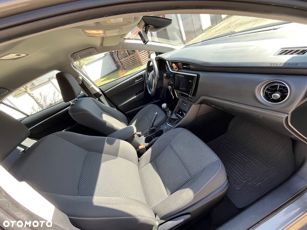 Toyota Corolla 1.6 Comfort - 6