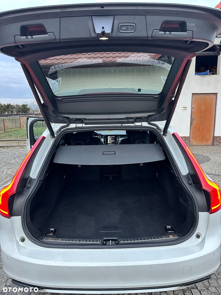 Volvo V90 D3 R-Design - 29