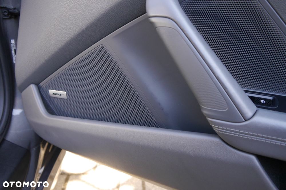 Porsche 911 Carrera 4S - 27