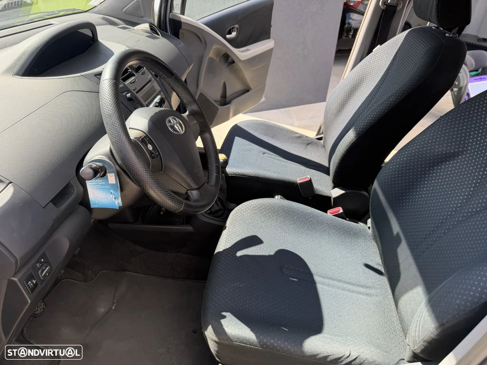 Toyota Yaris 1.33 VVT-i Comfort - 8