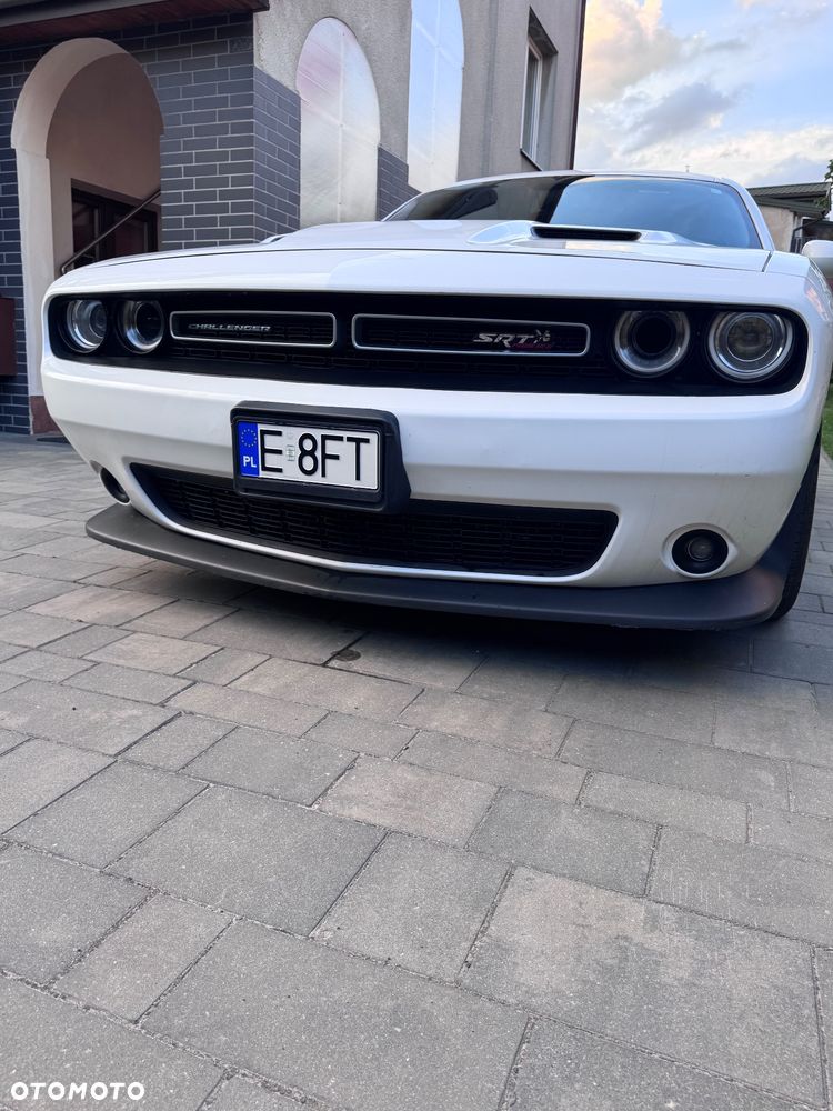 Dodge Challenger - 2