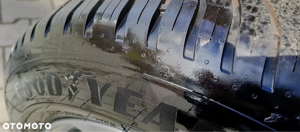 Ford Kuga 2.5 FHEV FWD ST-Line eCVT - 17