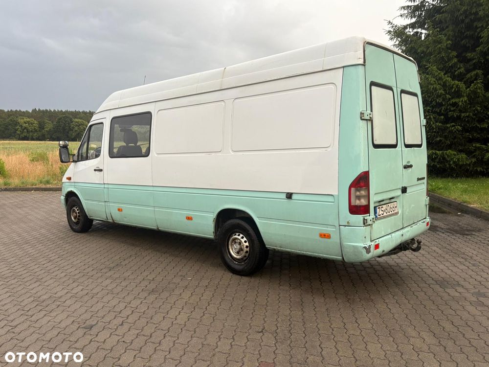 Mercedes-Benz Sprinter - 13
