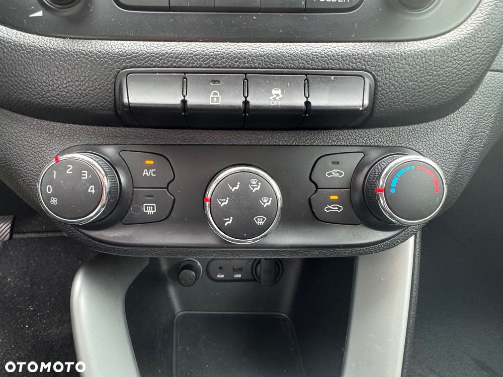 Kia Ceed - 22