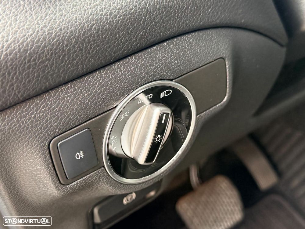 Mercedes-Benz CLA 180 d 7G-DCT Urban - 17