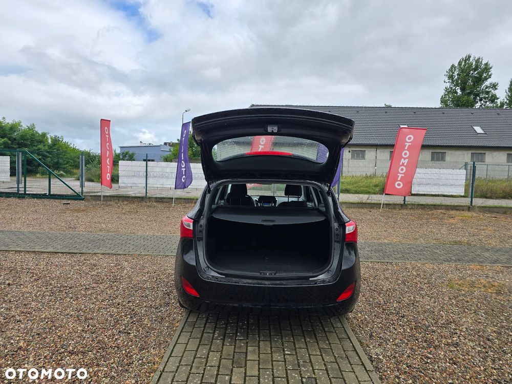 Hyundai i30 blue 1.4 Classic - 11