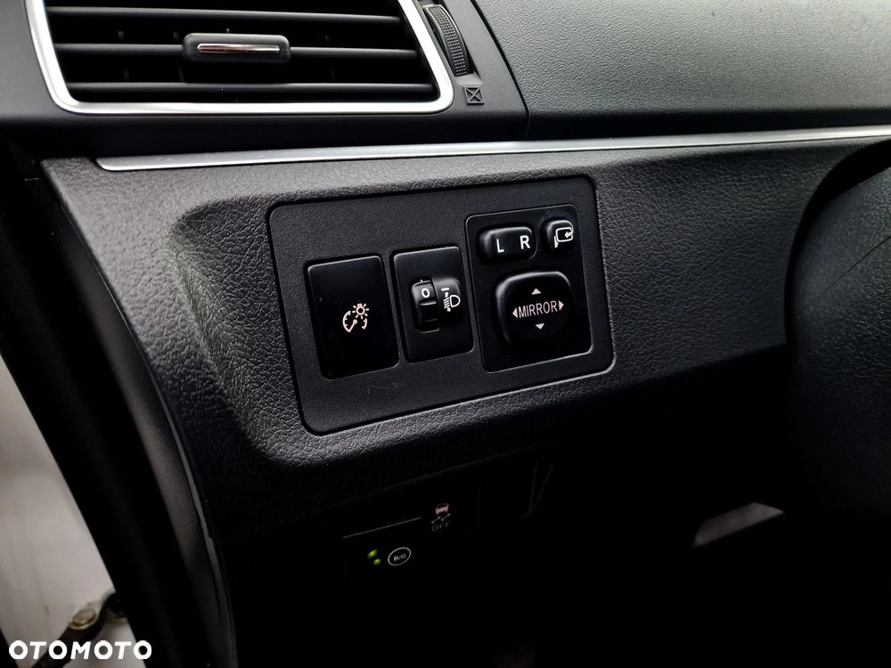 Toyota Verso 1.6 Premium - 22