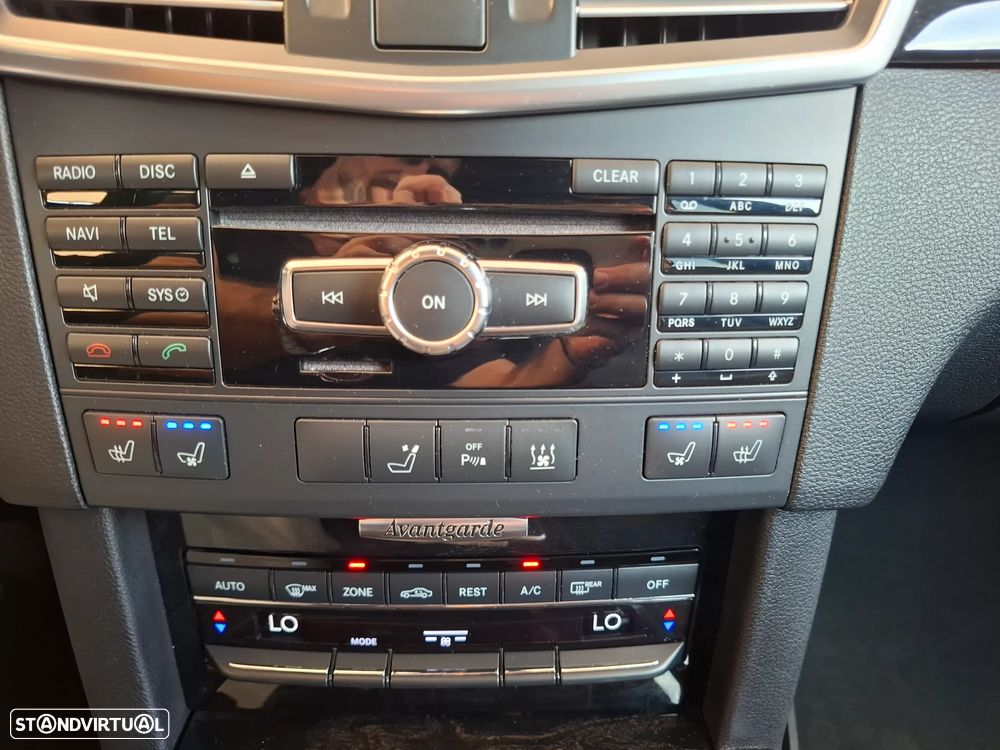 Mercedes-Benz E 300 Bluetec Hybrid Avantgarde - 30