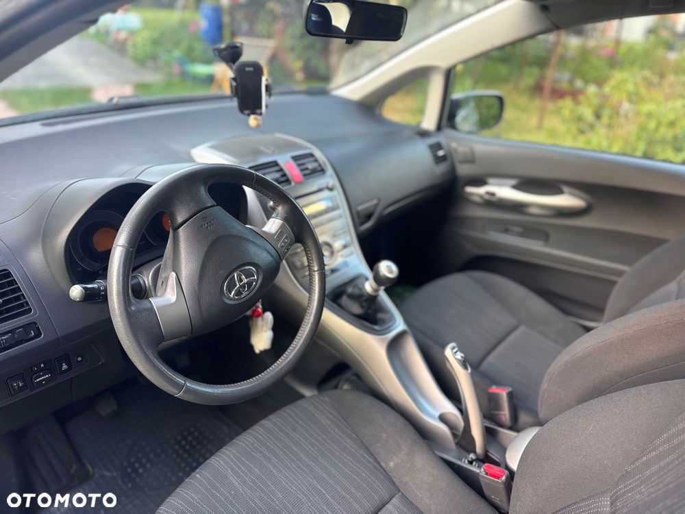 Toyota Auris 1.4 D-4D Terra - 10