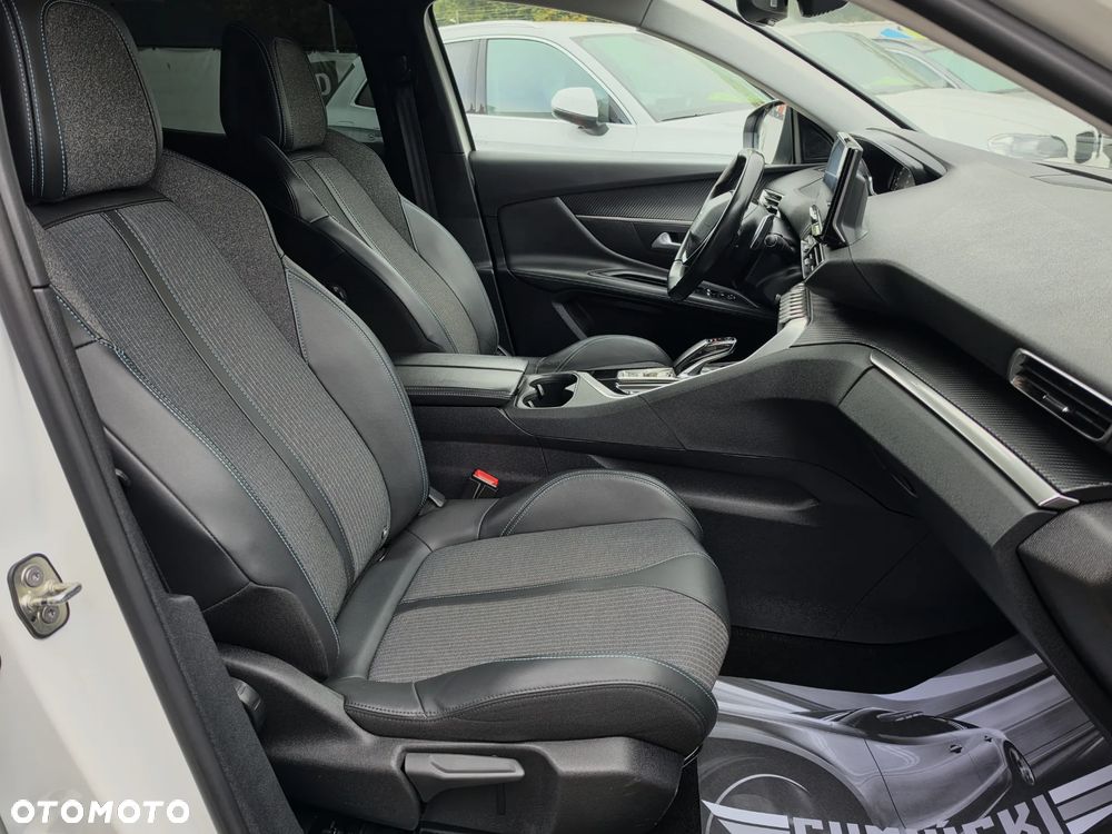 Peugeot 3008 225 e-EAT8 Allure Pack - 25