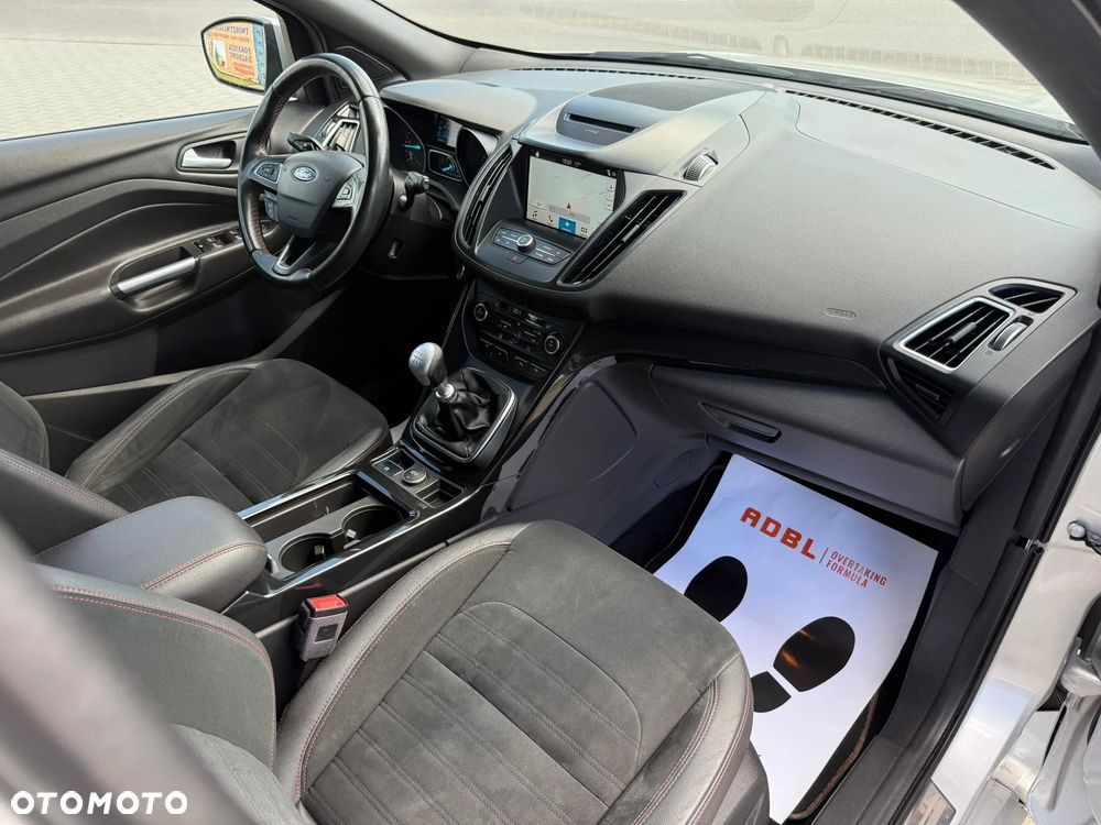 Ford Kuga 2.0 TDCi 2x4 ST-Line - 9