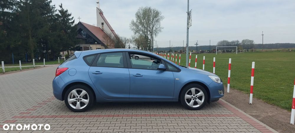 Opel Astra 1.4 Turbo - 11