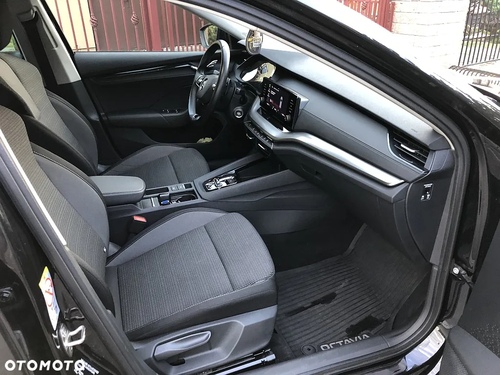 Skoda Octavia 2.0 TDI Ambition DSG - 35