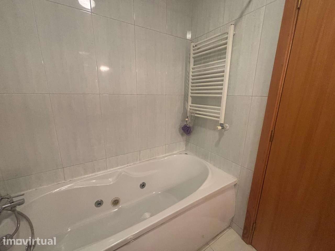 QUARTO para menina - SUITE COM WC PRIVATIVO a 15min a pé da FEUP - Grande imagem: 5/8