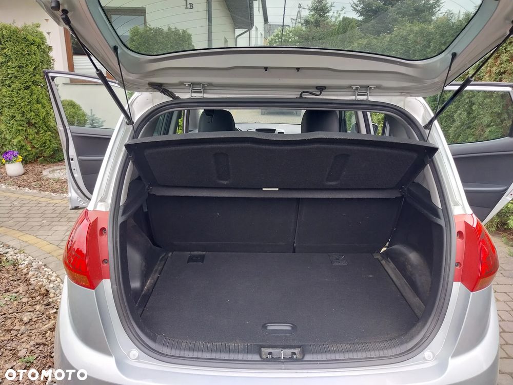 Kia Venga ver-1-6-business-line - 35