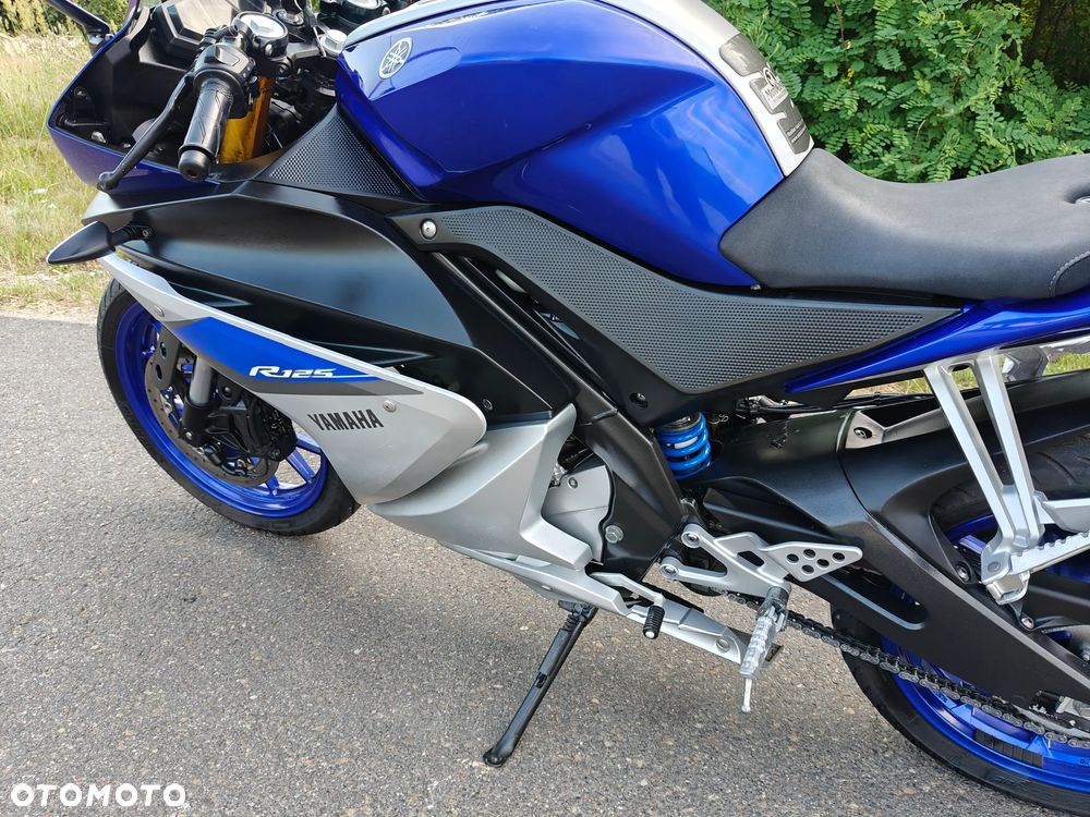 Yamaha YZF - 11