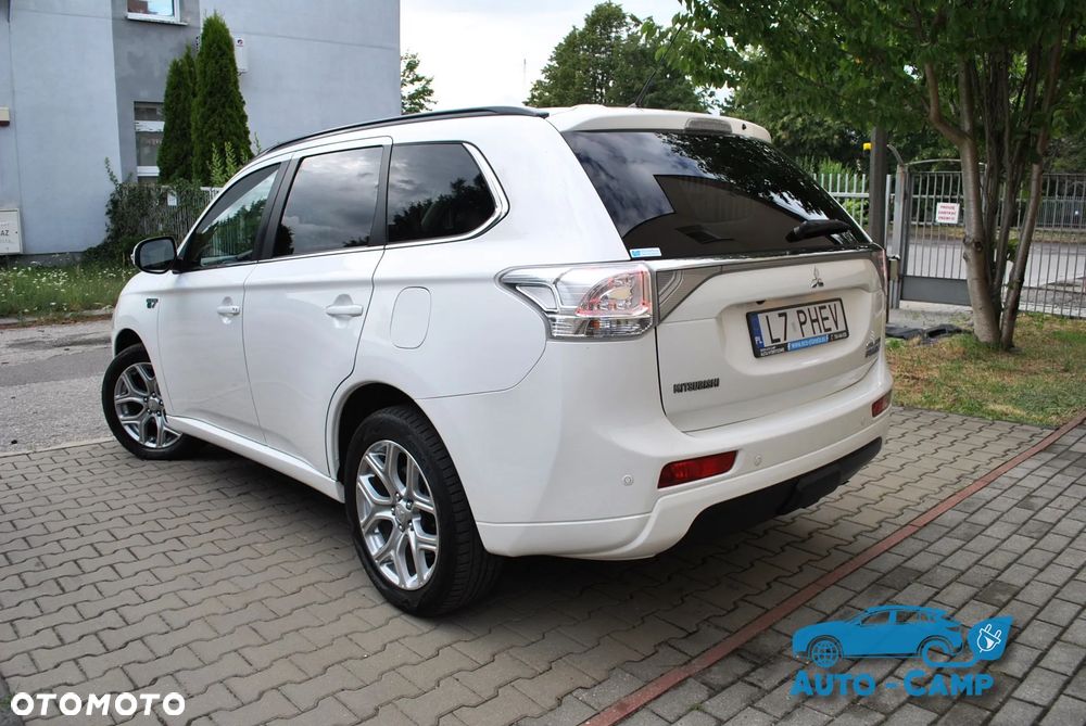 Mitsubishi Outlander Instyle NAVI + - 19