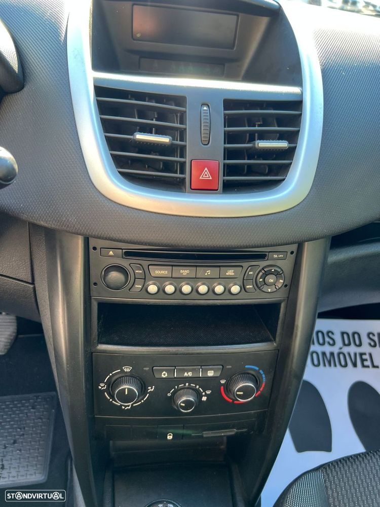 Peugeot 207 1.4 16V Active - 25