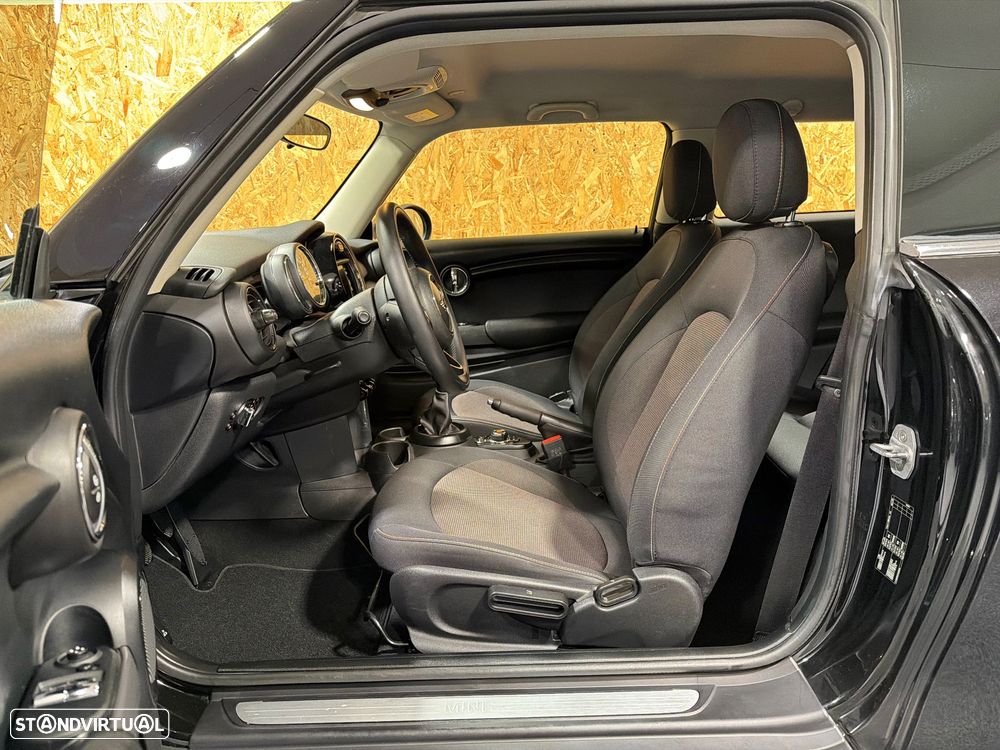 MINI 3 Portas One D - 16