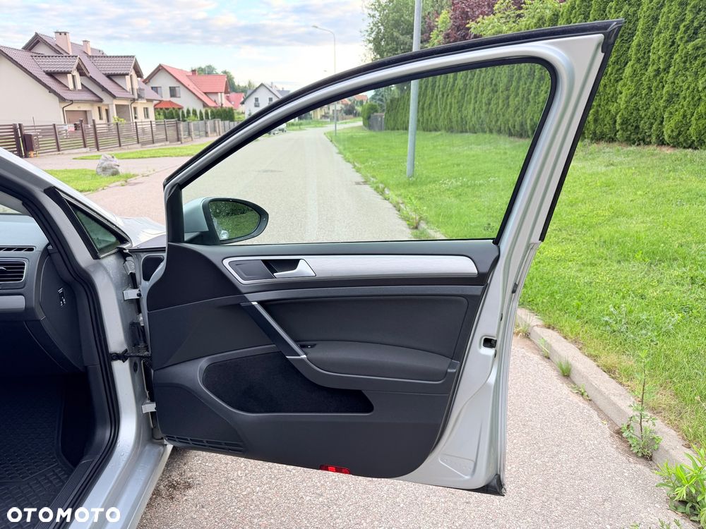 Volkswagen Golf - 23