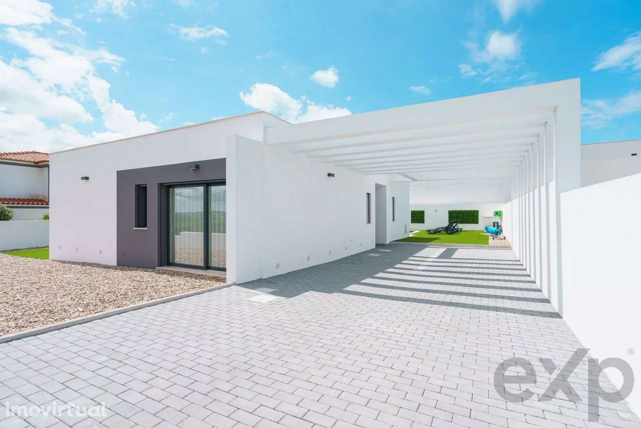 O Refúgio Perfeito no Oeste: Moradia Térrea Nova T3 pronta a habitar, - Grande imagem: 3/49