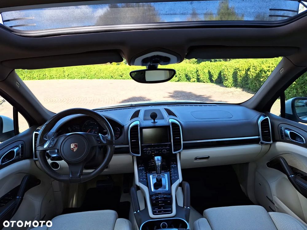 Porsche Cayenne - 1