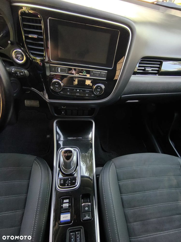 Mitsubishi Outlander 2.4 4WD - 30