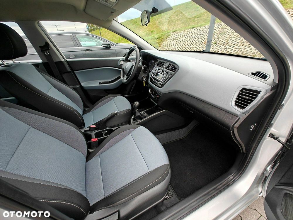 Hyundai i20 blue 1.2 Classic - 25