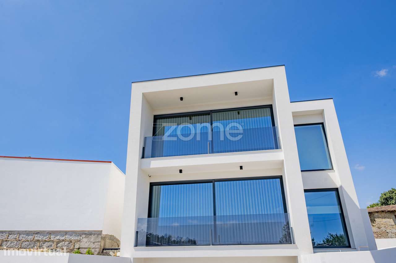 Moradia individual T3 All Suites em Prado - Vila Verde - Grande imagem: 3/34