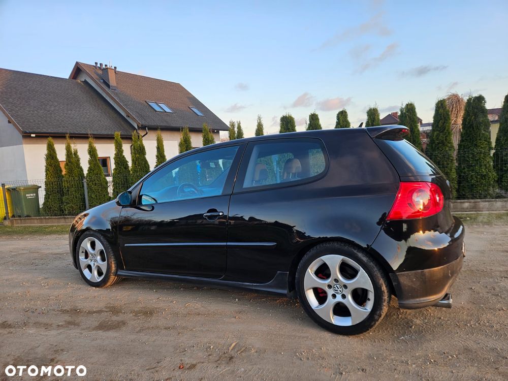 Volkswagen Golf - 5