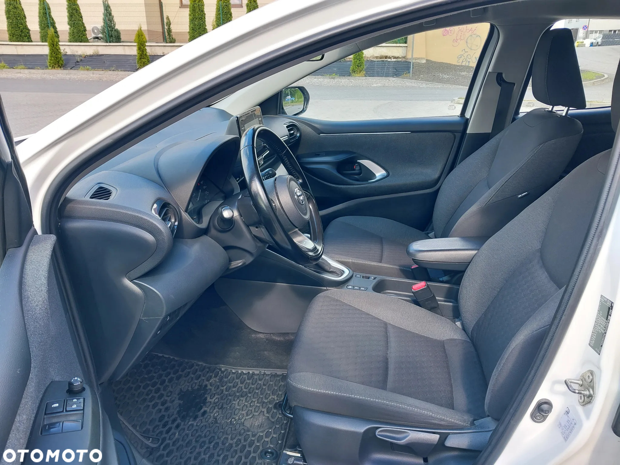 Toyota Yaris Hybrid 1.5 Comfort - 24