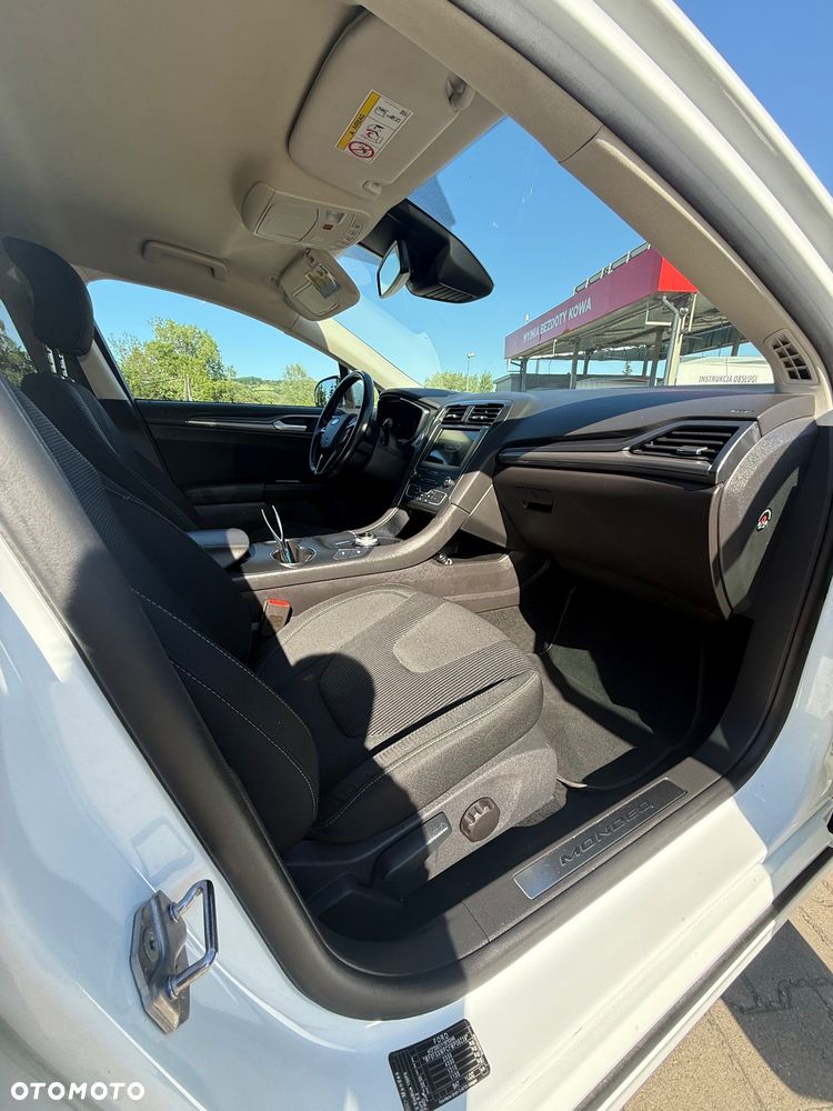 Ford Mondeo 2.0 EcoBlue Titanium - 24