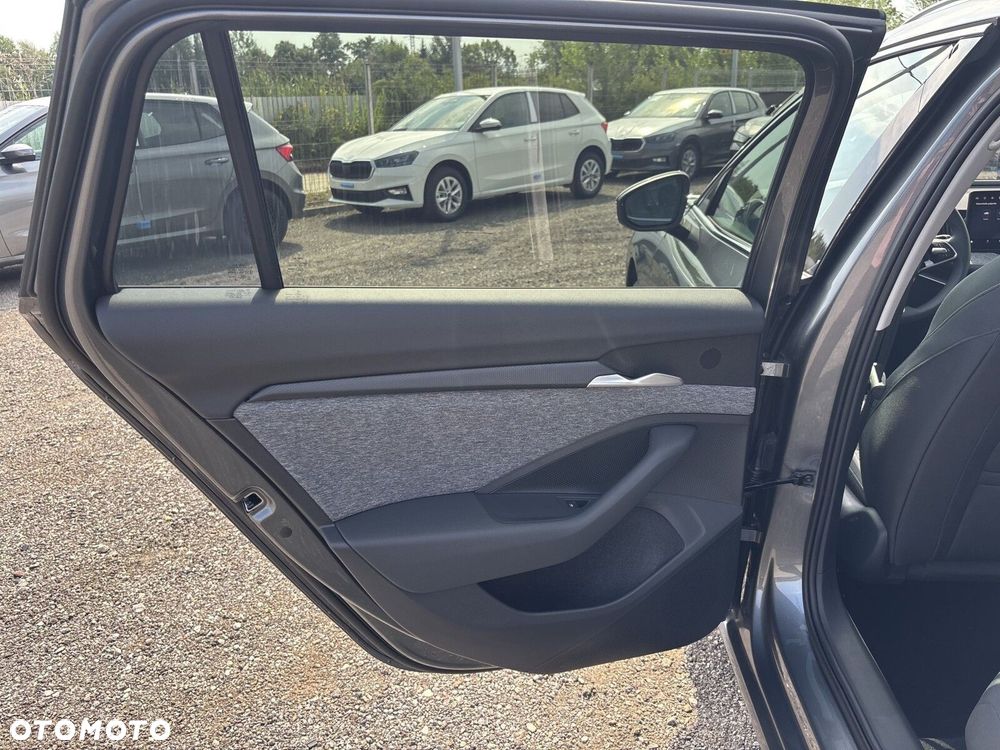 Skoda Superb 2.0 TSI Drive DSG - 16
