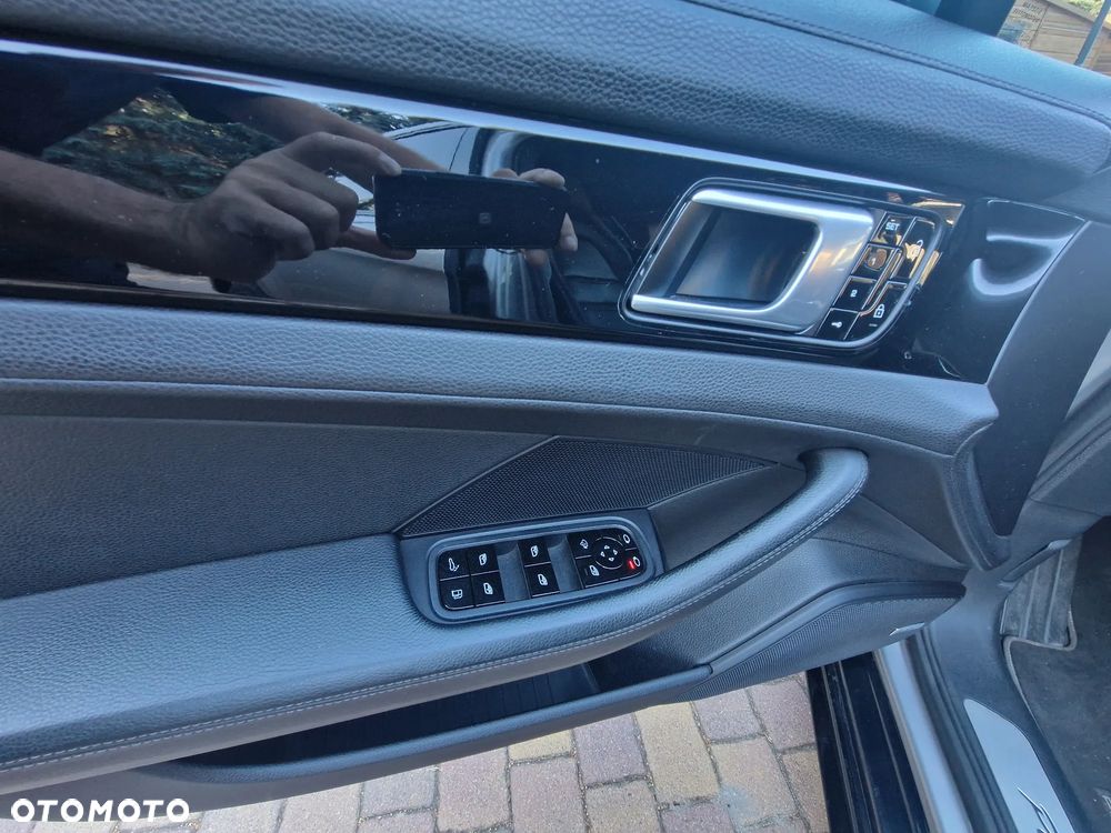 Porsche Panamera - 17