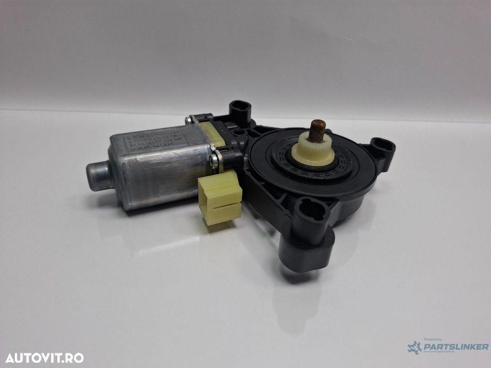 Motoras macara geam dreapta fata SKODA OCTAVIA Combi 5E5 2012 - > TDI CKFC, CRMB, CYKA BOSCH 0130822716 5Q0959802B - 3