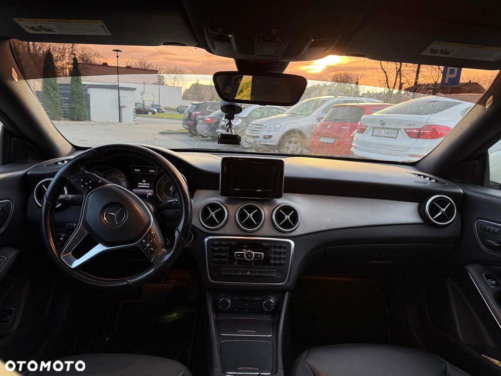 Mercedes-Benz CLA 250 7G-DCT - 14