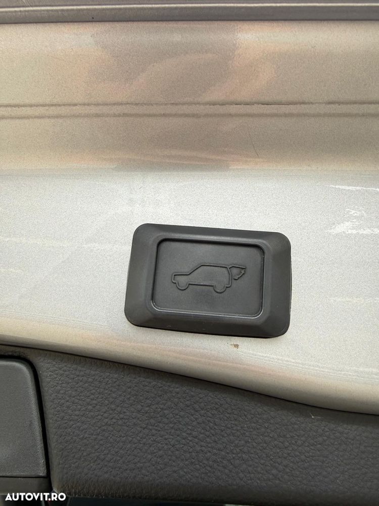Toyota RAV4 2.5 VVT-iE 4x4 Luxury Premium - 12