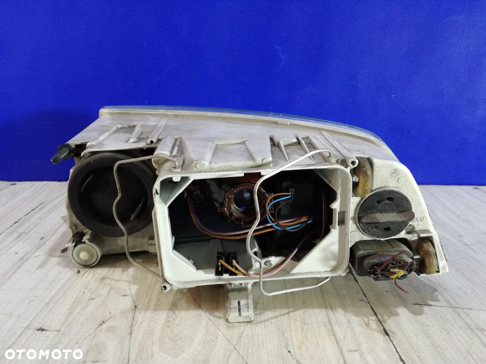 Skoda Octavia II 2 1Z lampa reflektor prawa przód Europa 04/08 - 3