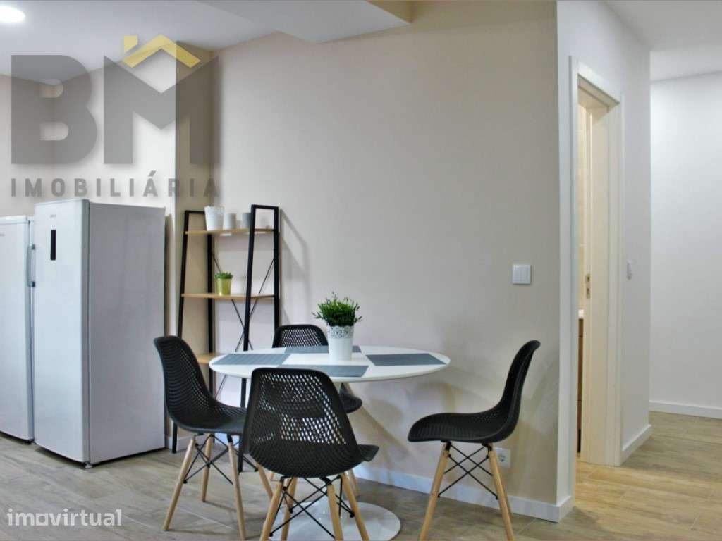 Excelente Oportunidade de Investimento: Apartamento T3 Totalmente R... - Grande imagem: 2/23