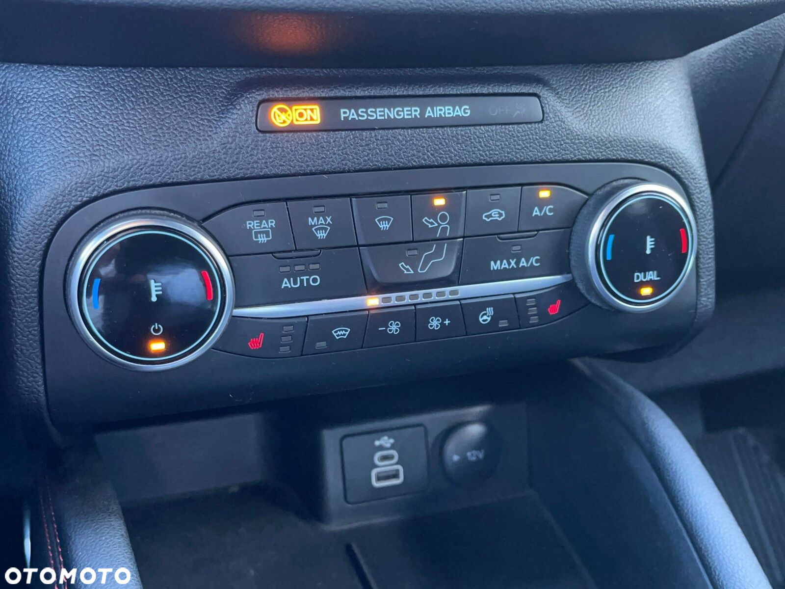 Ford Kuga - 27