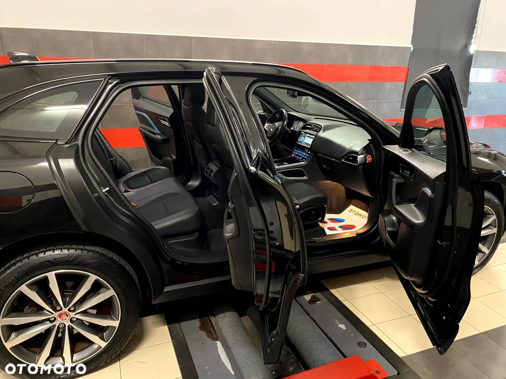 Jaguar F-Pace 20d AWD R-Sport - 26