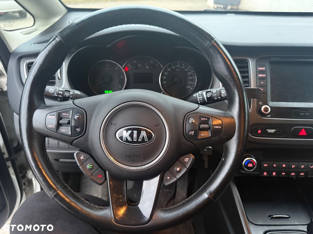 Kia Carens 1.7 CRDi 141 Dream Team Edition - 13