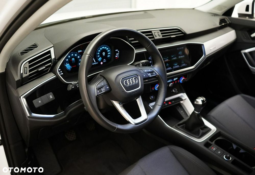 Audi Q3 Sportback - 14