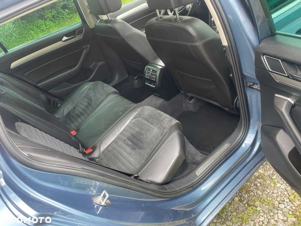 Volkswagen Passat - 9