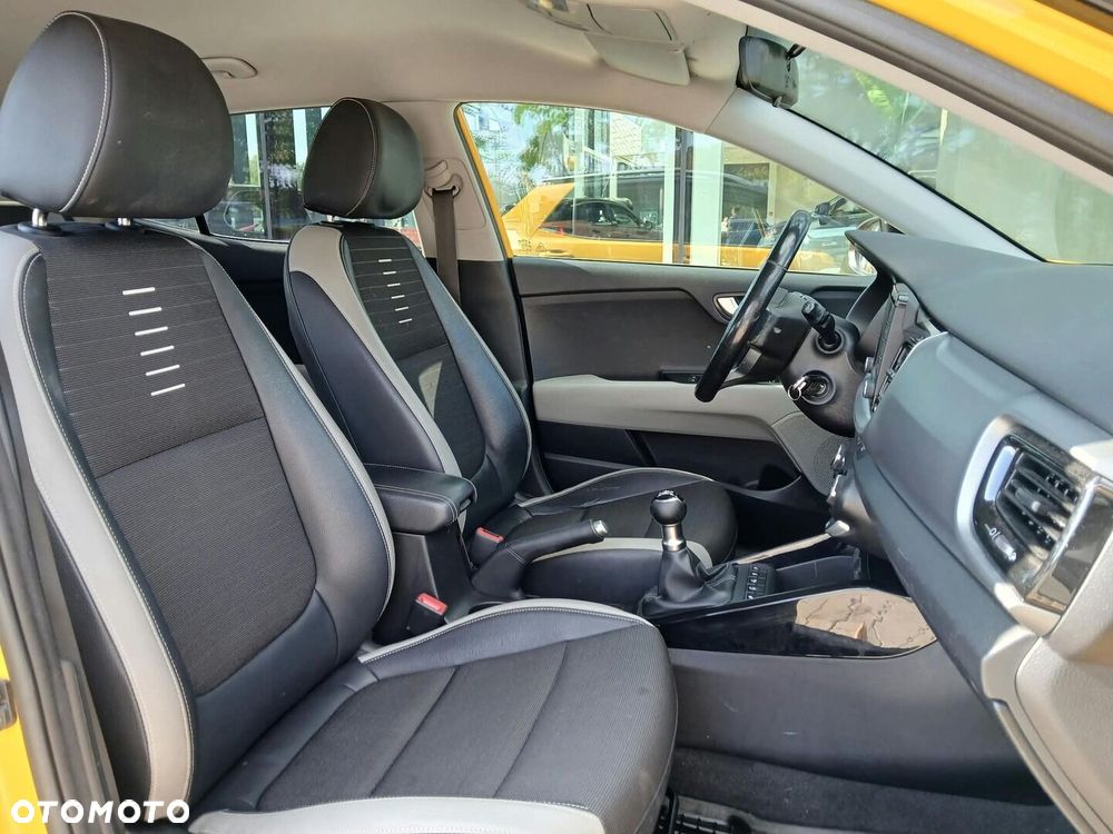 Kia Stonic 1.2 L - 24