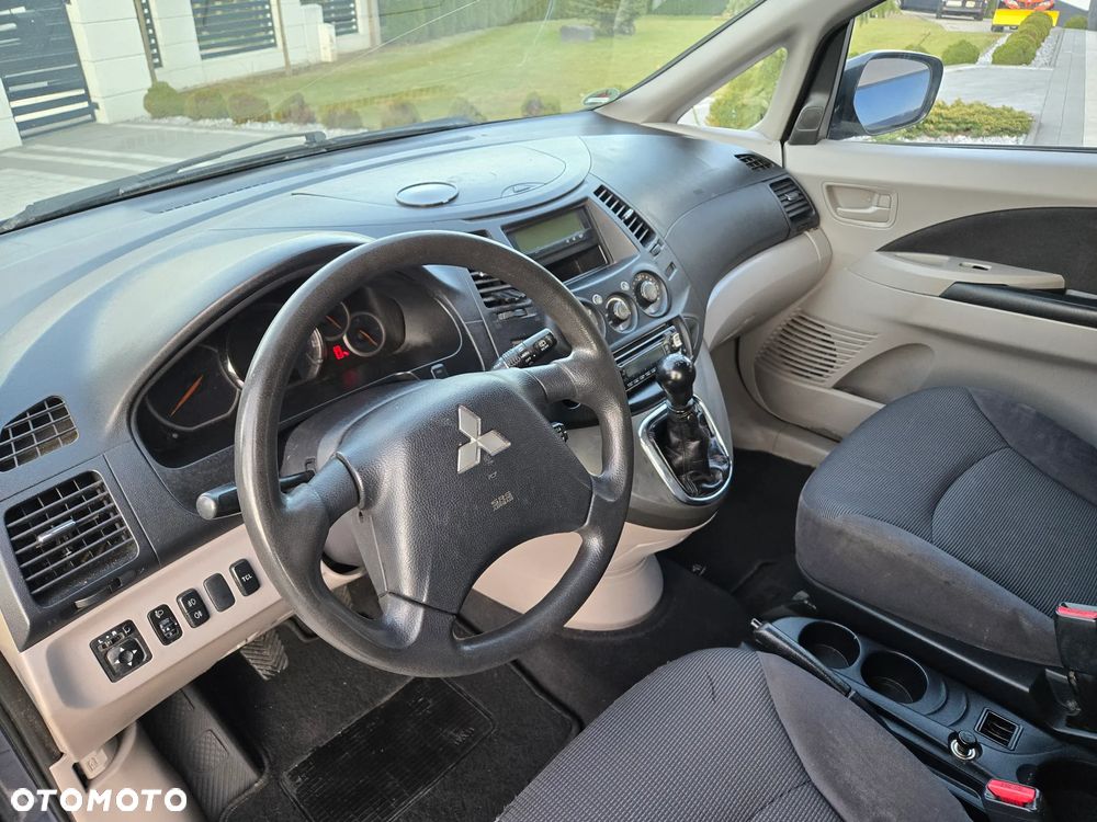 Mitsubishi Grandis 2.0 DI-D 7-Sitzer Intense - 18