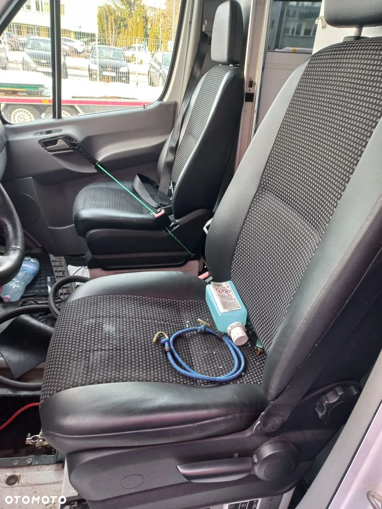 Mercedes Sprinter 3.0 ambulans na czesci - 10