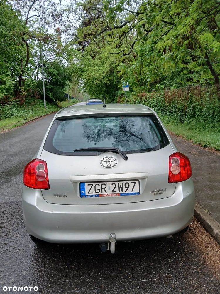 Toyota Auris 2.0 D-4D - 2